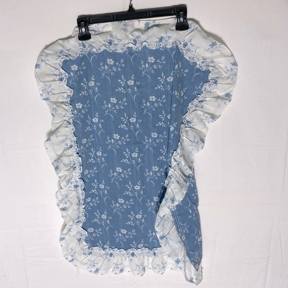 Vintage Blue White Floral Pillowcases With Ruffle Thrim x2 - Picture 7 of 13